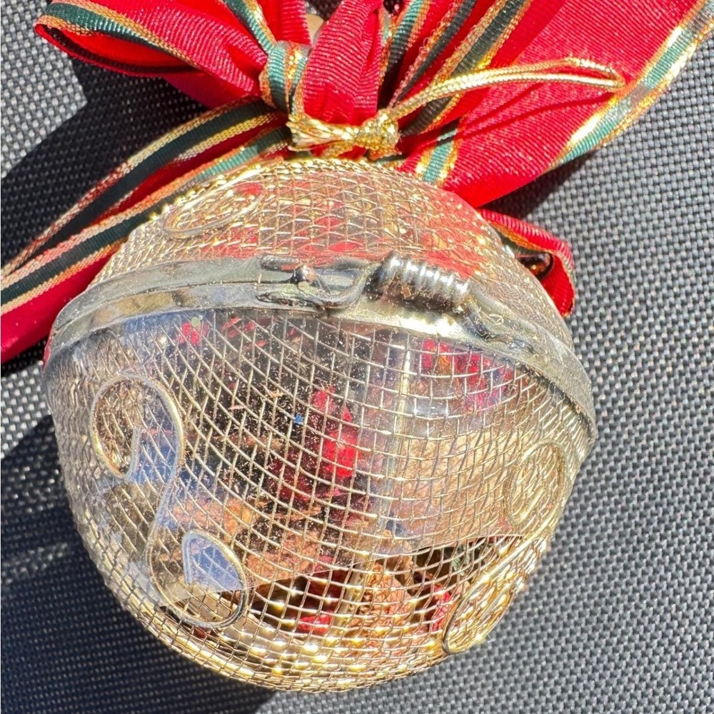 Vintage Gold Wire Mesh Potpourri Pomander Christmas‎ Ornament Red Velvet Ribbon